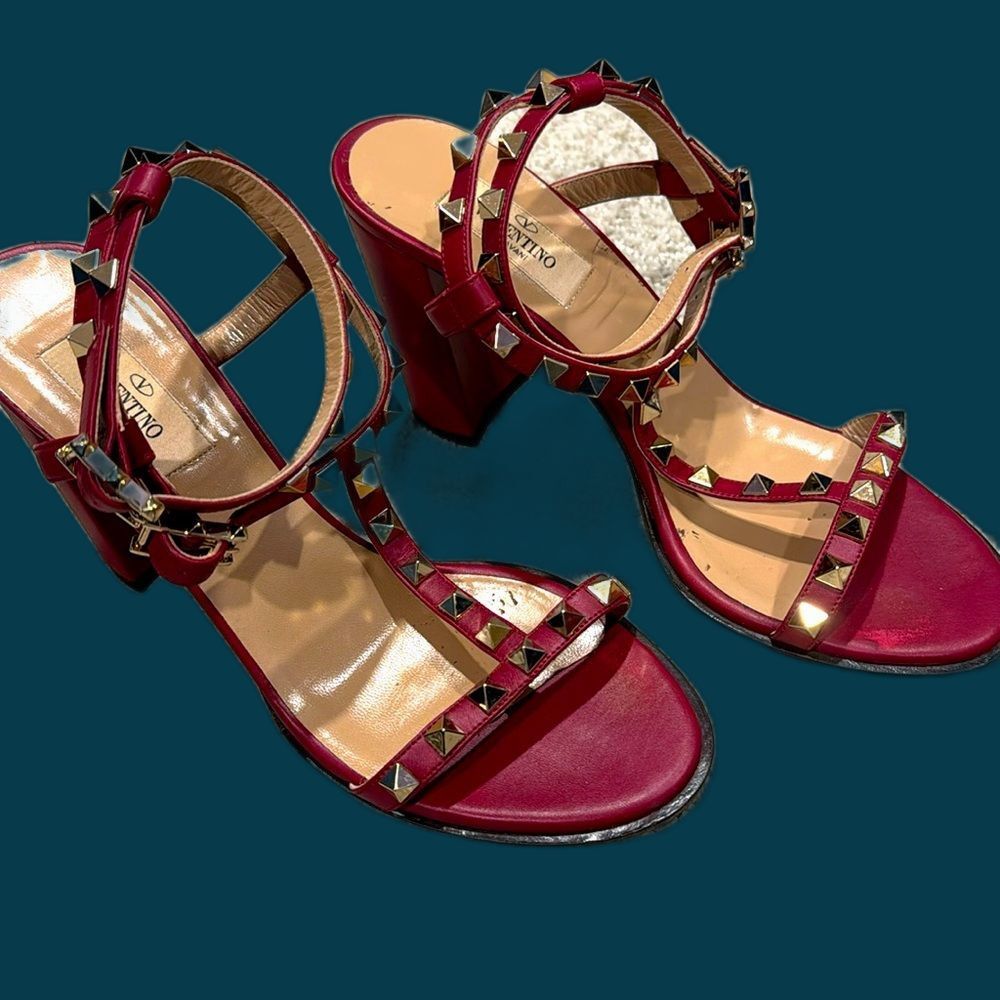 Valentino Garavanti Rockstud Rubino Authentic Sz 7.5